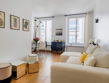 NEAR EVERYWHERE YOU WANT TO BE- IN THE UPSCALE NEIGHBORHOOD OF LES INVALIDES 2
