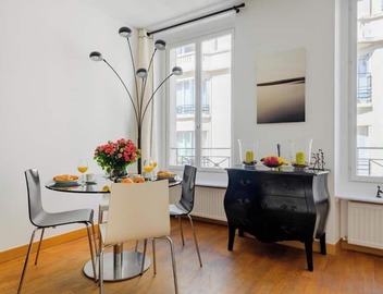 NEAR EVERYWHERE YOU WANT TO BE- IN THE UPSCALE NEIGHBORHOOD OF LES INVALIDES 3