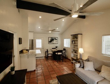 Private Oasis near Old Town Scottsdale Stadium - City of Scottsdale Lic #2027228 2