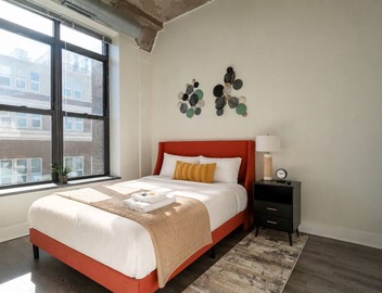 McCormick Place city view 2br/2ba with optional parking for up to 8 guests 5