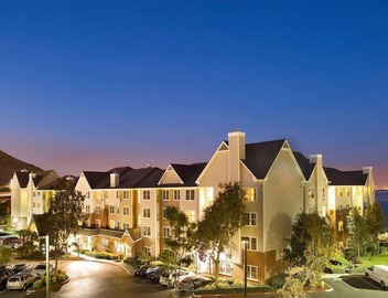 Explore the City! Studio Suite w/Free Breakfast, Free Shuttle, Full Kitchen! 3