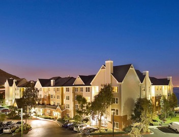 Explore the City! Studio Suite w/Free Breakfast, Free Shuttle, Full Kitchen! 4