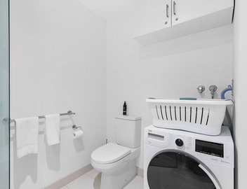 Love Melbourne by Ready Set Stay - Huge balcony apartment, pet friendly, WIFI 3