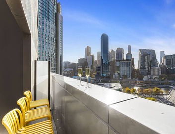 Love Melbourne by Ready Set Stay - Huge balcony apartment, pet friendly, WIFI 2