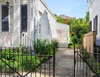 Gorgeous Garden District Studio |Gated Parking 4