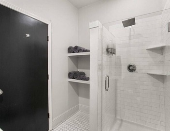 Elegant 2BR | Garden District | Historic Luxury 4