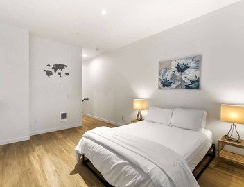 Elegant design meets optimal location amid the natural beauty of Downtown Redmond. 2