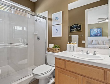 Luxurious Pool Resort Style Gated Estate - sleeps 14 - 5 bedrooms 4.5 bath 2