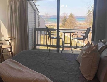 Grand Traverse East Bay Sunset Views! 3