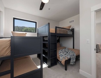 Brand New Lux Ski in/out Granby, Hot Tub, A/C! 4