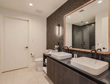 2BD Condo-Rainey St-Best views-RT Pool 5