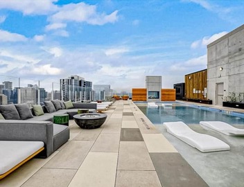 2BD Condo-Rainey St-Best views-RT Pool 2