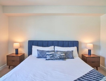 Blue Agate' Seaside Bright Waterfront Full Marina View Pool, Jacuzzi, Gym 3
