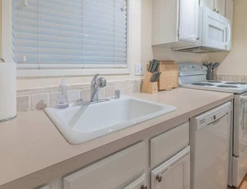 Spacious 2B2B Condo near downtown & Microsoft 5