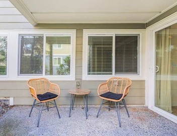 Spacious 2B2B Condo near downtown & Microsoft 4