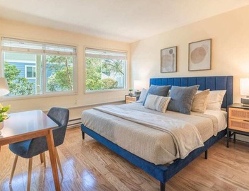 Spacious 2B2B Condo near downtown & Microsoft 4