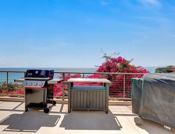 Full Ocean and Sunset Views. Relax to the sound and smell of the sea. 2