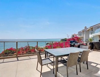 Full Ocean and Sunset Views. Relax to the sound and smell of the sea. 4