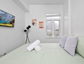 Brand New Luxury Apt, 2 Mins to Stadium, Free Parking, City Views, WiFi 2