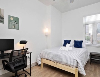 Brand New Luxury Apt, 2 Mins to Stadium, Free Parking, City Views, WiFi 4