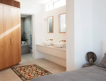 Little Bondi, Beautiful spacious apartment with amazing ocean views 4