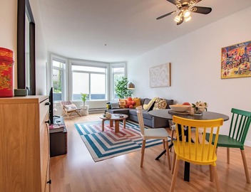 Enchanting 1 Bedroom Home in Heart of Seattle! + Pool & Parking 3