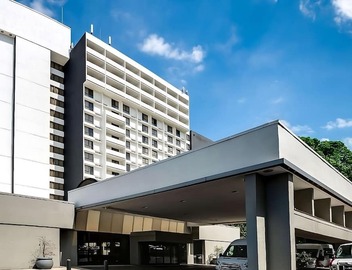 Comfort and Convenience! 3 Convenient Units, Pet-Friendly, Parking, Pools! 5