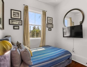 Pristine 4BD w Pool | Driveway Parking | Balcony 3