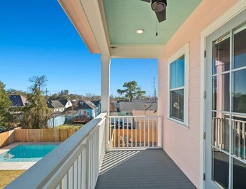 Pristine 4BD w Pool | Driveway Parking | Balcony 5