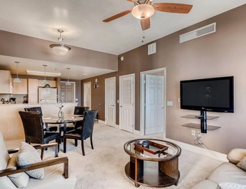 Opulent Ogden Luxury High Rise 20th floor Queen 4