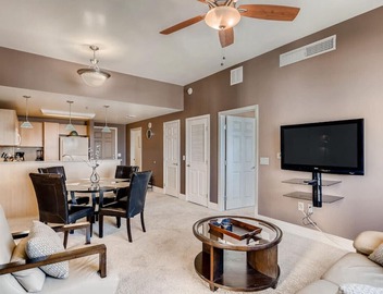 Opulent Ogden Luxury High Rise 20th floor Queen 4
