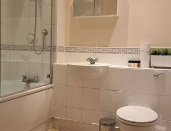 Wimbledon Apartment Is a Fantastic 1 Bedroom Apartment in the centre of Wimbledon with free parking! 4