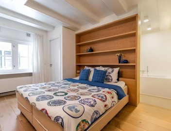 Beautiful large apartment at one of the most desirable locations on the famous Prinsengracht. 2