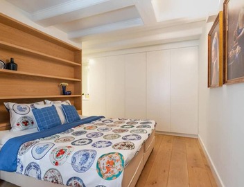 Beautiful large apartment at one of the most desirable locations on the famous Prinsengracht. 4