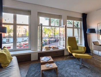 Luxury Long Stay Apartment with canal view located in the historic old center of Amsterdam. 4