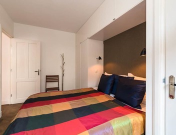 Luxury Long Stay Apartment with canal view located in the historic old center of Amsterdam. 2