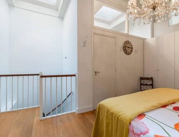 Beautiful apartment at one of the most desirable locations on the famous Prinsengracht. 2