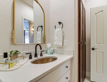 Pool & Hot Tub Access! Lovely Scottsdale Retreat 5
