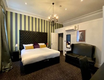 2 Bed/2 Bath Large Flat, Ground Floor, Sky TV, AC 4