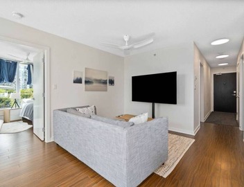Bright 2BD Condo, Rogers Arena 2