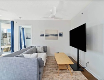Bright 2BD Condo, Rogers Arena 3