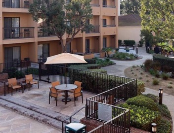 Best Value, Quality Stay! Short Drive to Dockweiler State Beach, Pet-Friendly 3