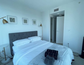 High Level New 2 BR near Skytrain with Great View 4