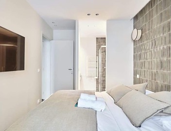 Modern 2 bedrooms apartment Le Marais/Beaubourg 3