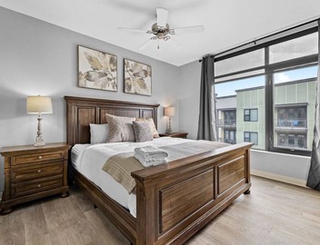 Luxurious Downton High Floor 2 br 2 bth Condo-#54 5
