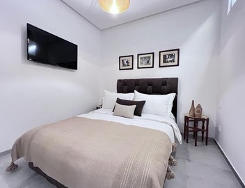 Cest un Petit Bijoux Tout Neuf et Bien Décoré par un Architecte Dintérieur 3