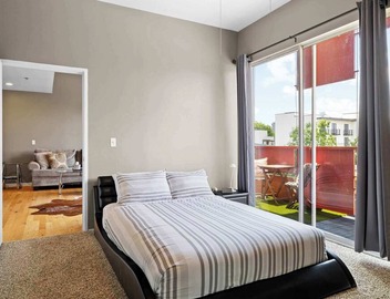 East Side Heights: Loft in the Vibrant East Austin 3