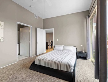 East Side Heights: Loft in the Vibrant East Austin 2