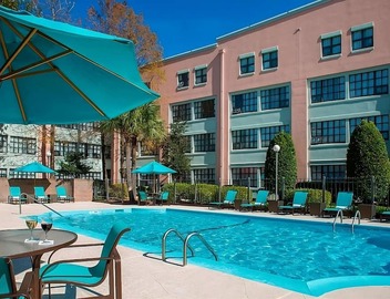 Best Place to Stay in New Orleans! Outdoor Pool, Pet-friendly, Free Breakfast! 3