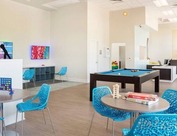 Orlando | City Escape | Resort Pool & Theme Parks Nearby 3